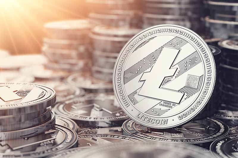 plusieurs pièces symbolisant la crypto-monnaie litecoin