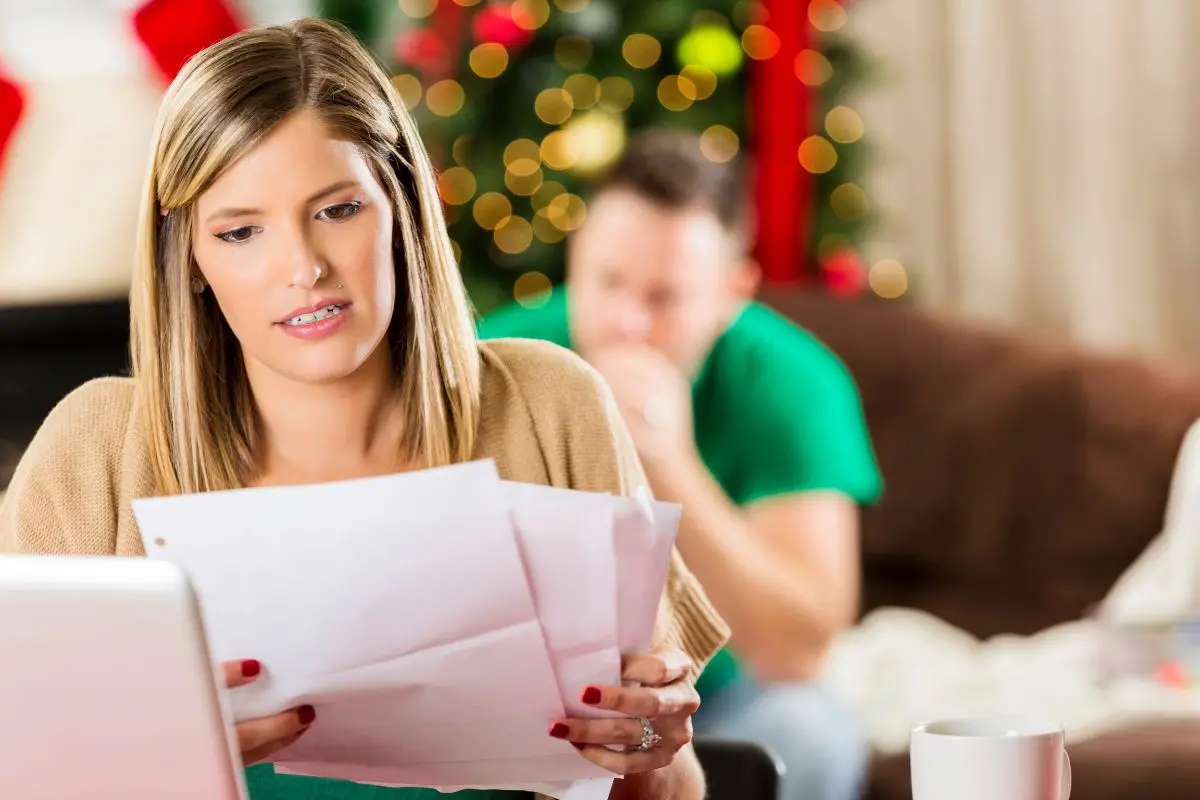 De plus en plus de Français optent pour la revente de cadeaux pour payer des factures !