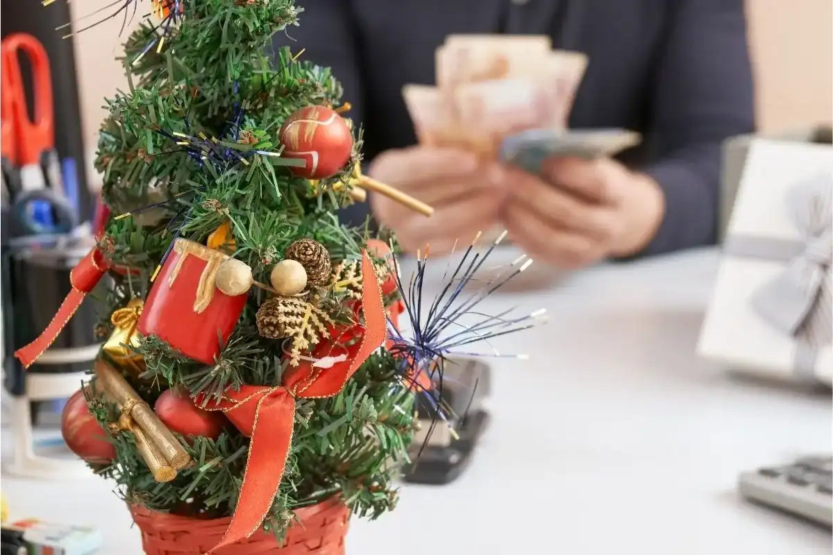 Noël en Temps d’Inflation : 27% des Français Demande un Acompte pour Financer les Fêtes